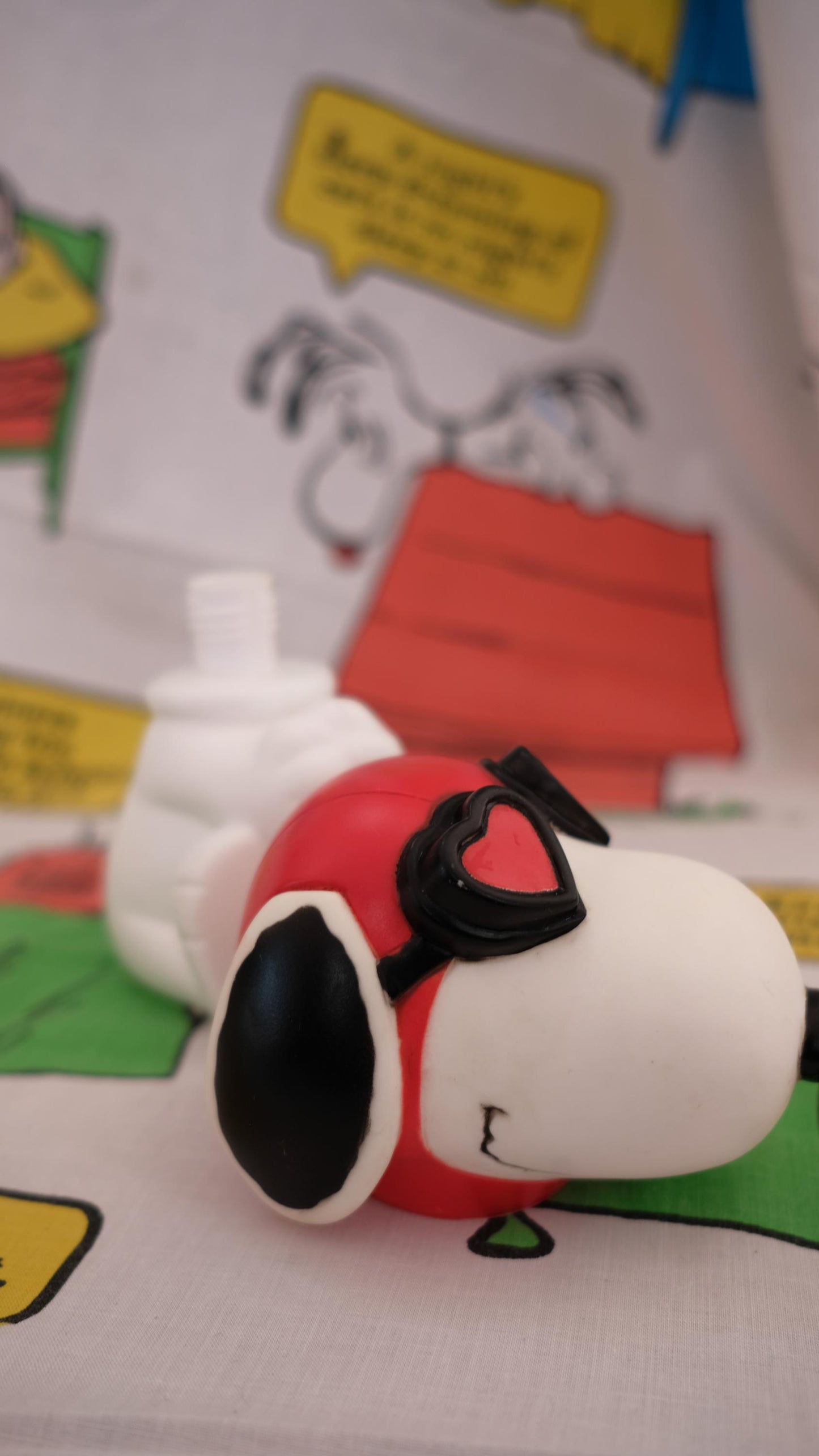 Bouteille de shampoing Snoopy aviateur vintage