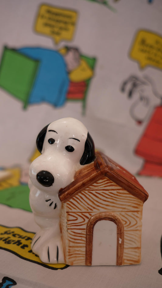 Tirelire snoopy et sa maison vintage