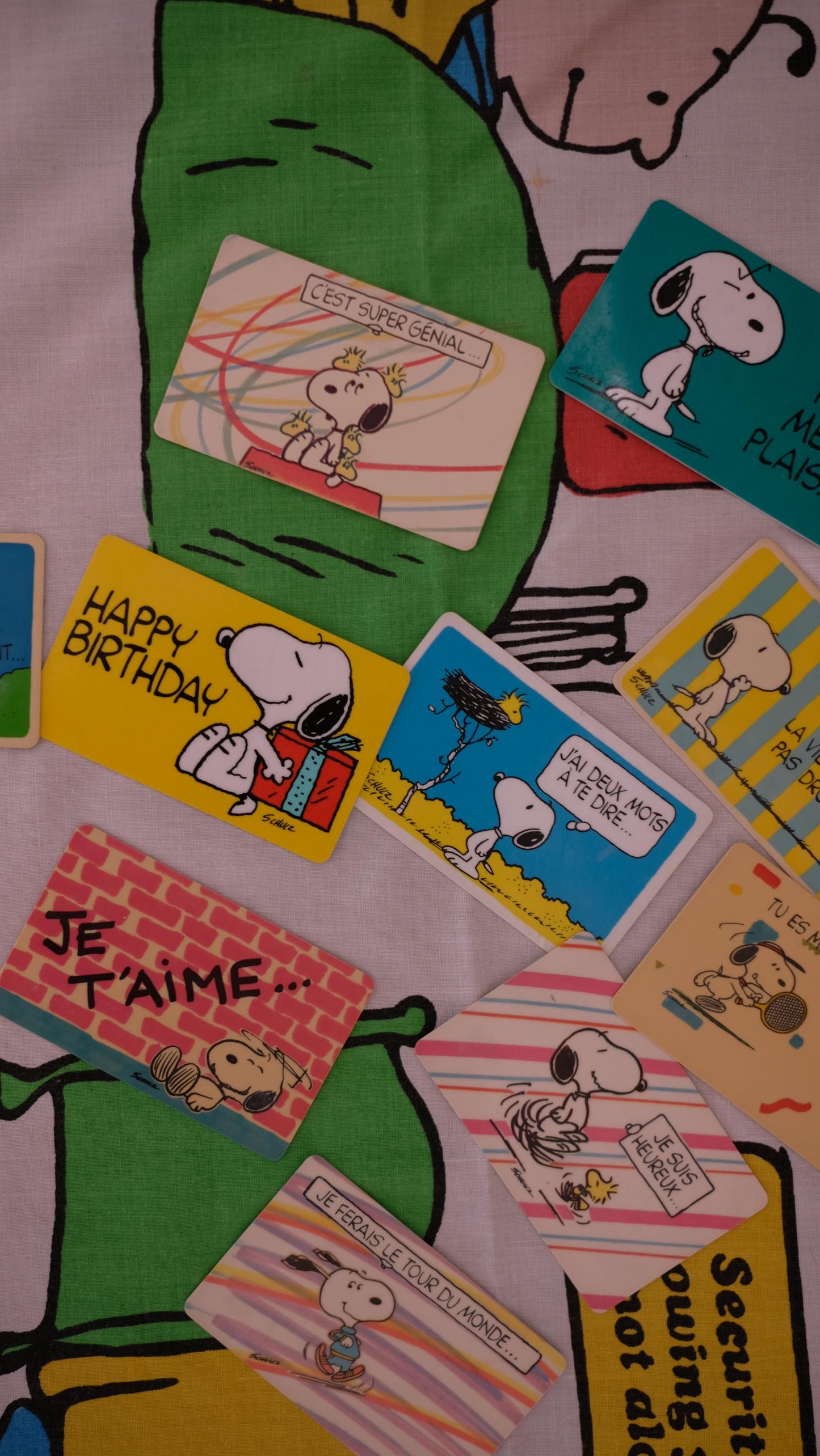 Lot de quinze cartes de vœux en plastique Snoopy vintage