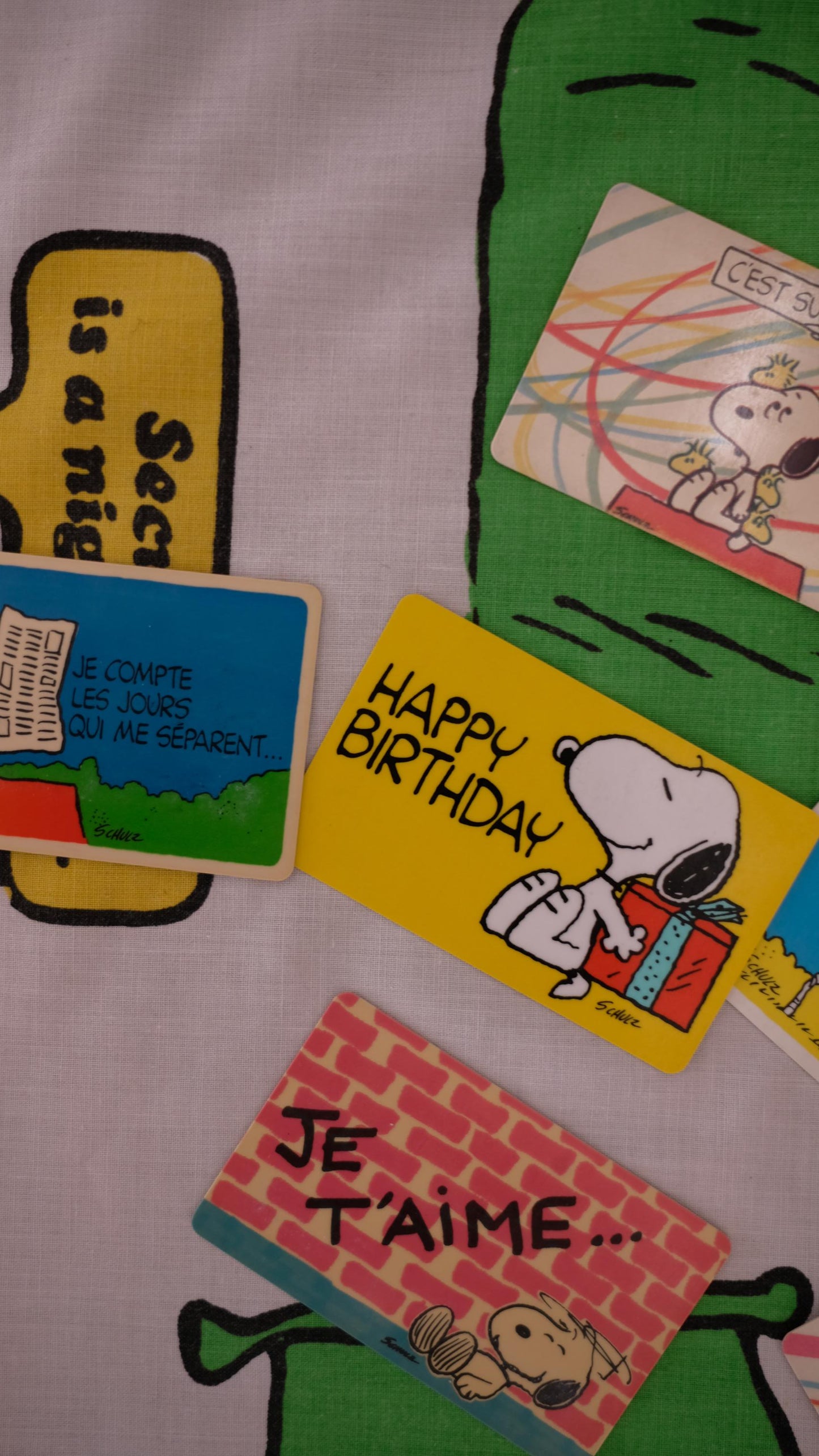 Lot de quinze cartes de vœux en plastique Snoopy vintage