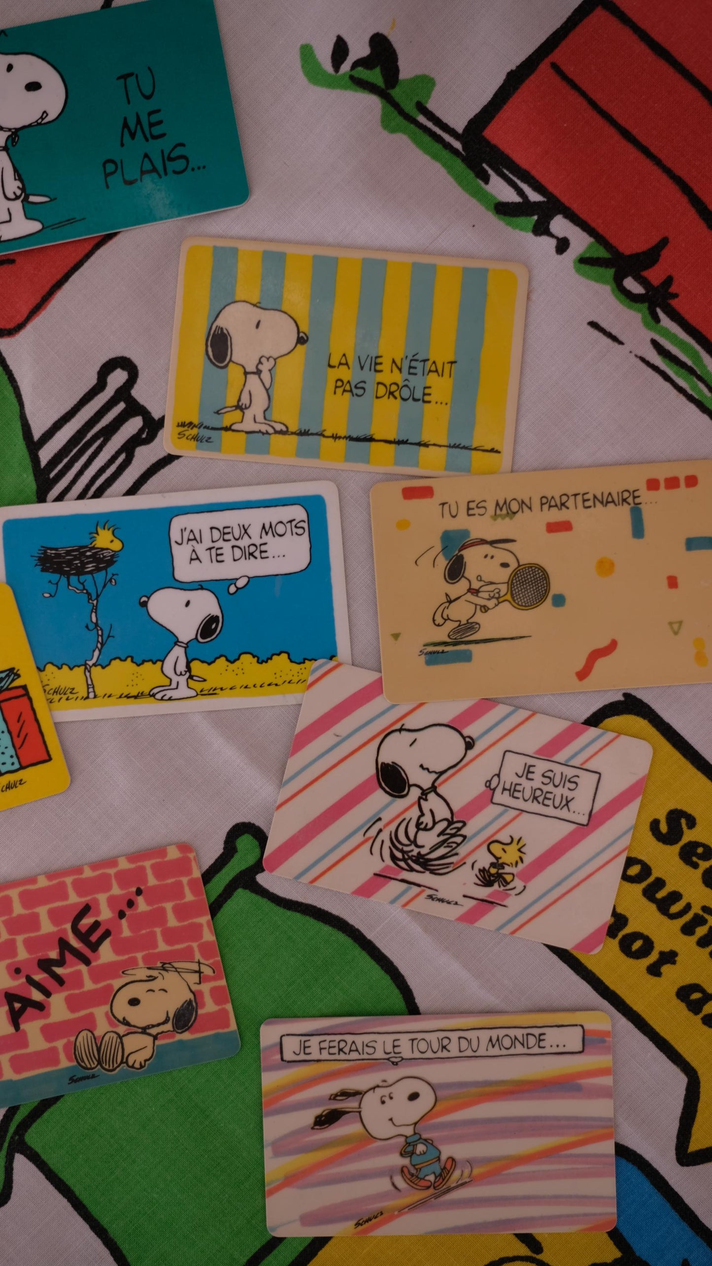 Lot de quinze cartes de vœux en plastique Snoopy vintage