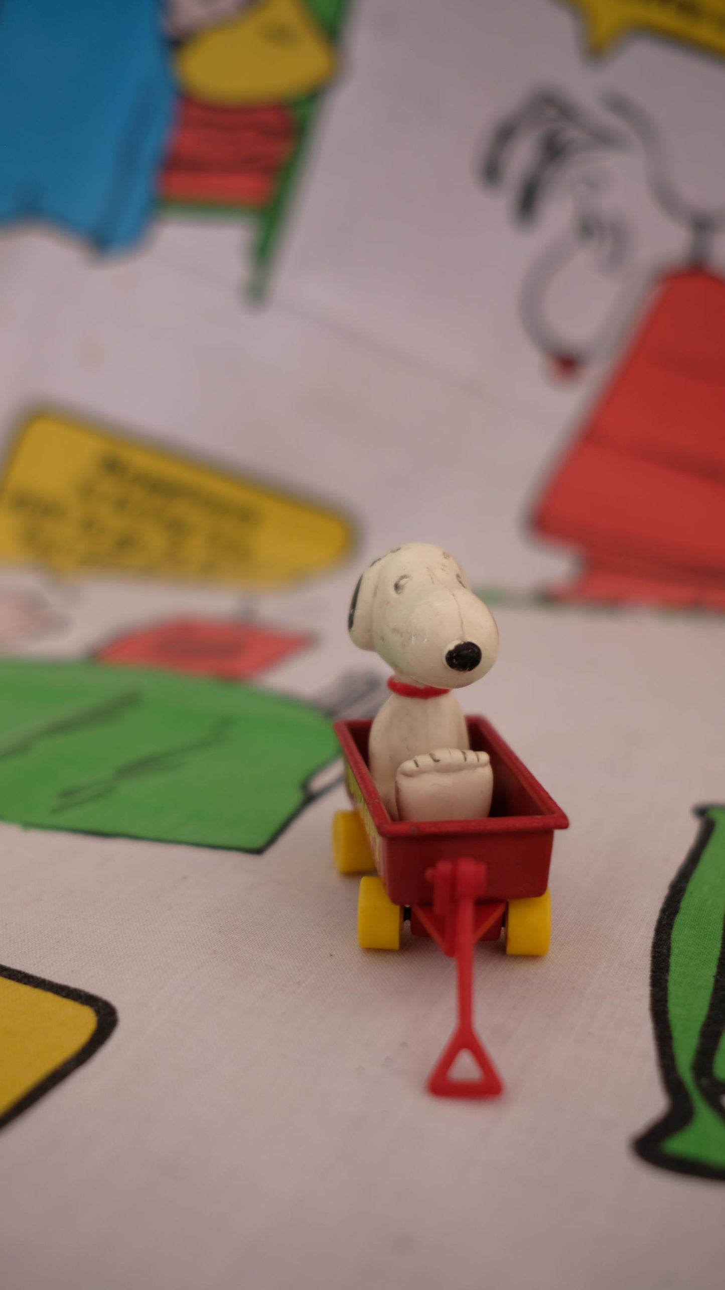 Snoopy vintage dans son chariot, aviva toys