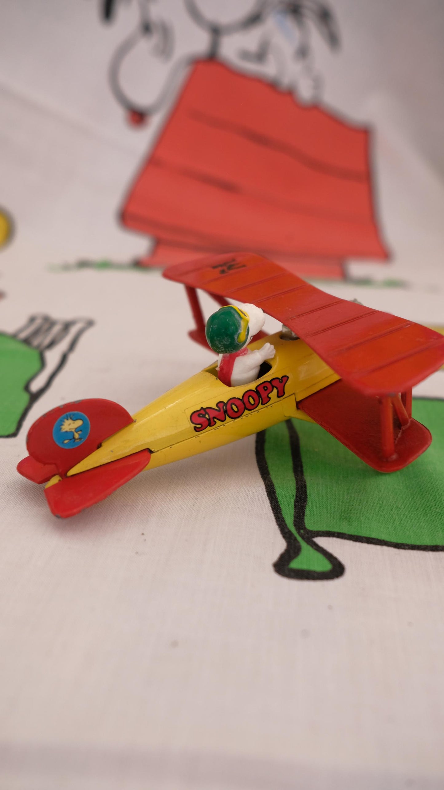 Snoopy red baron et son avion, aviva toys vintage