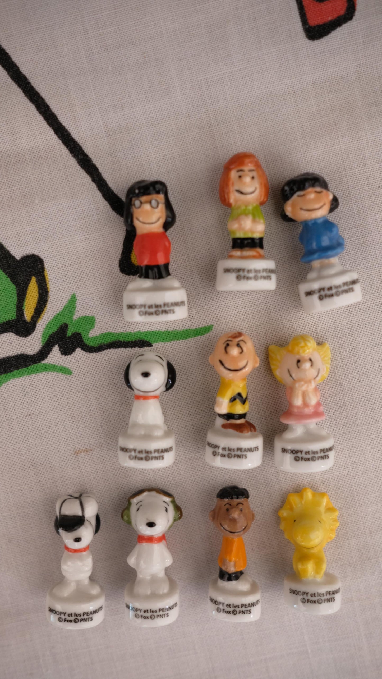 Lot de dix fèves snoopy UFS