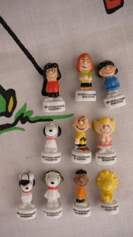 Lot de dix fèves snoopy UFS