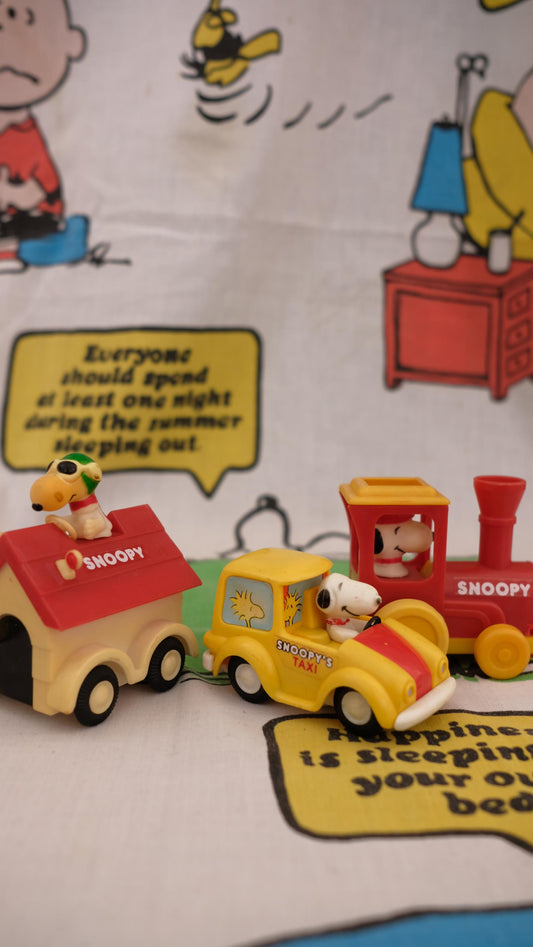 Lot de trois véhicules Snoopy aviva toys vintage