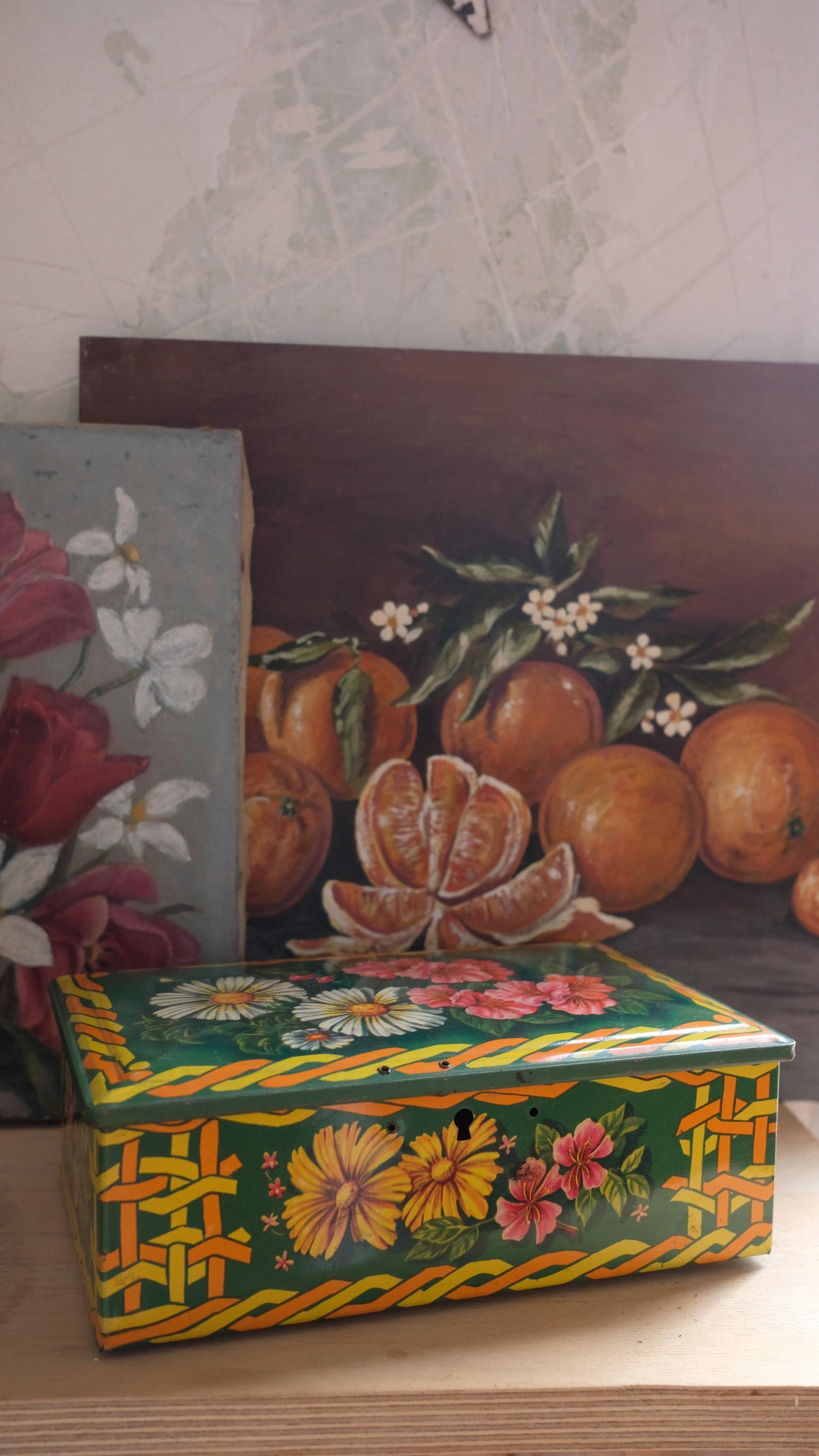 Boîte en fer vintage motif fleuri