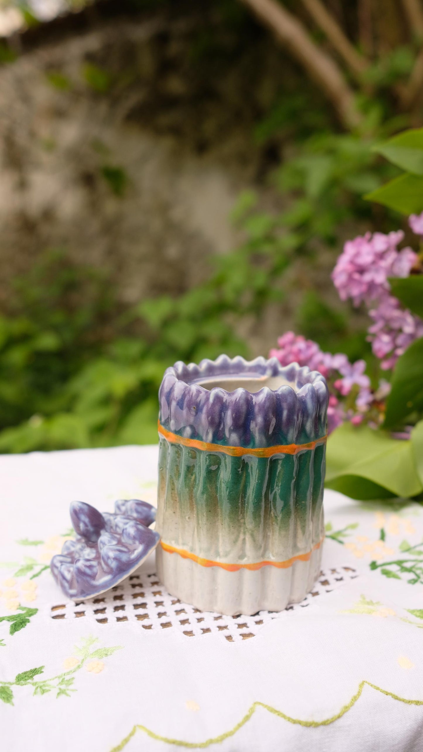 Moutardier en barbotine asperges vintage