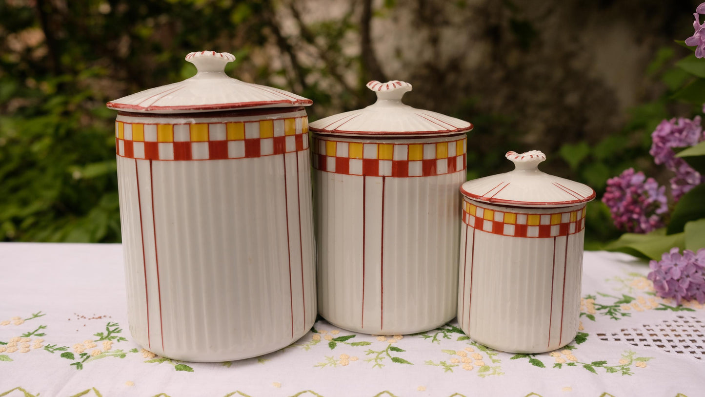 Lot de trois pots à épices en céramique vintage