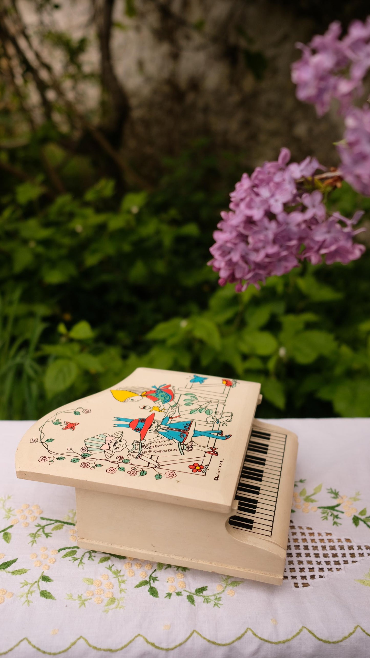 Boîte à musique vintage en forme de piano, made in Japan