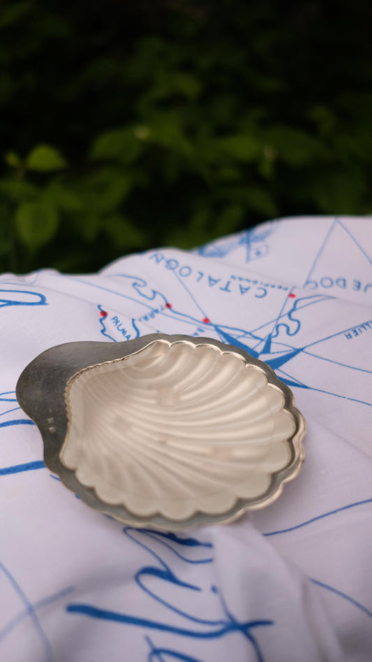 Beurrier coquille vintage en métal argenté et verre givré