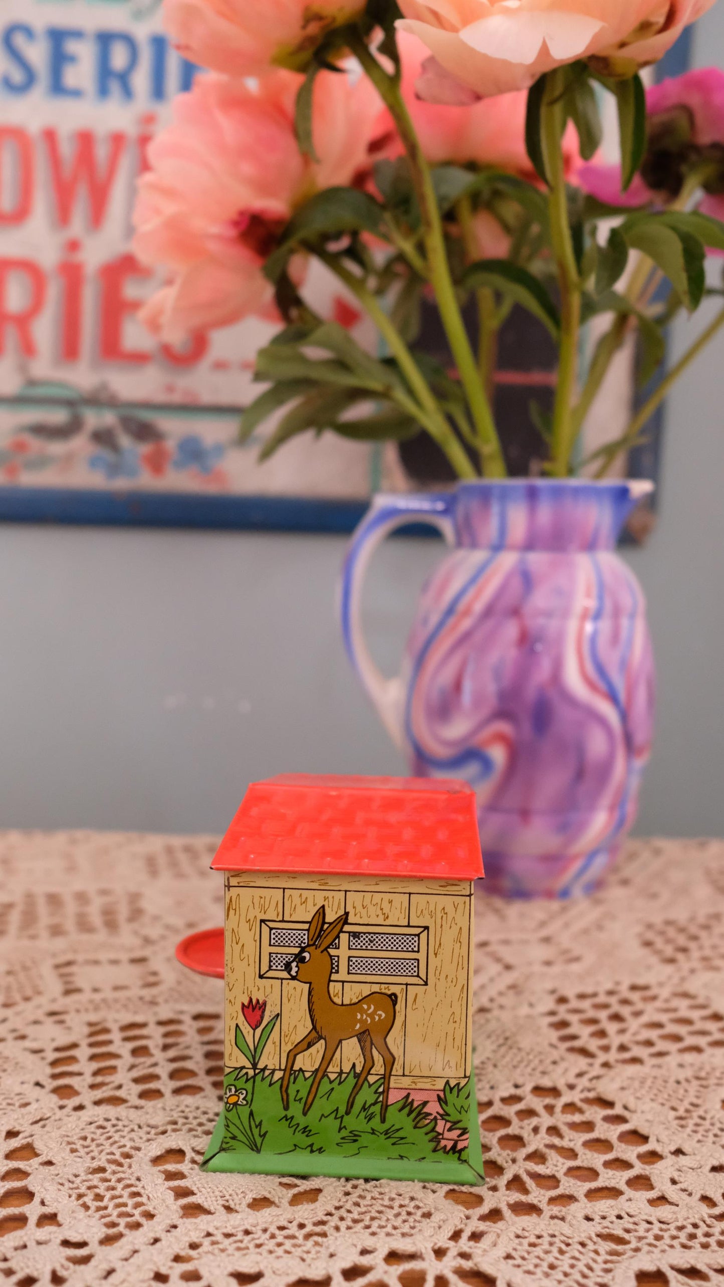 Tirelire vintage en métal "dog house"