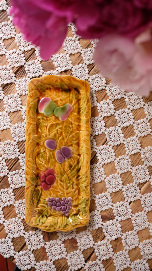 Plat à cake vintage en barbotine sarreguemines