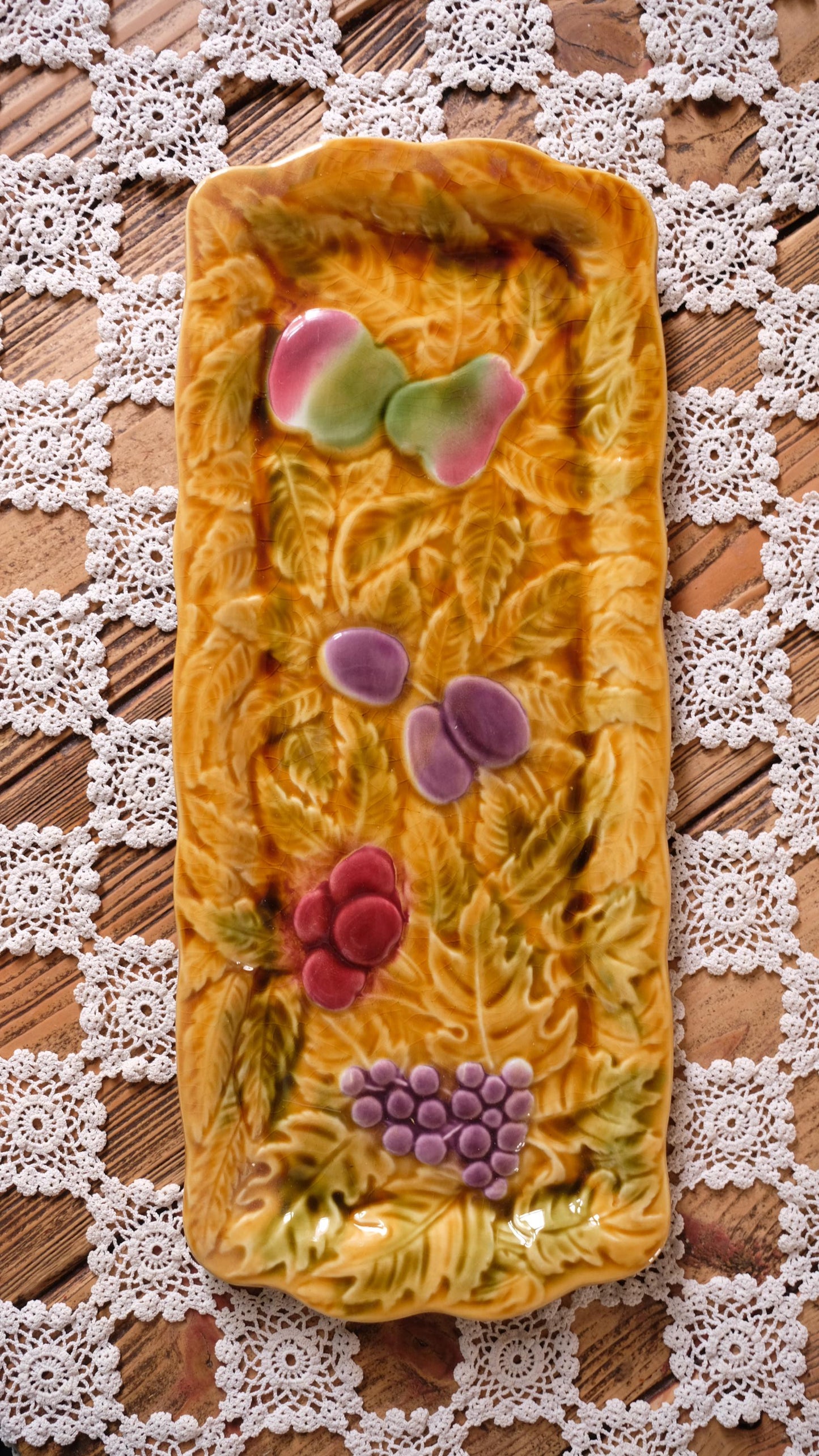 Plat à cake vintage en barbotine sarreguemines
