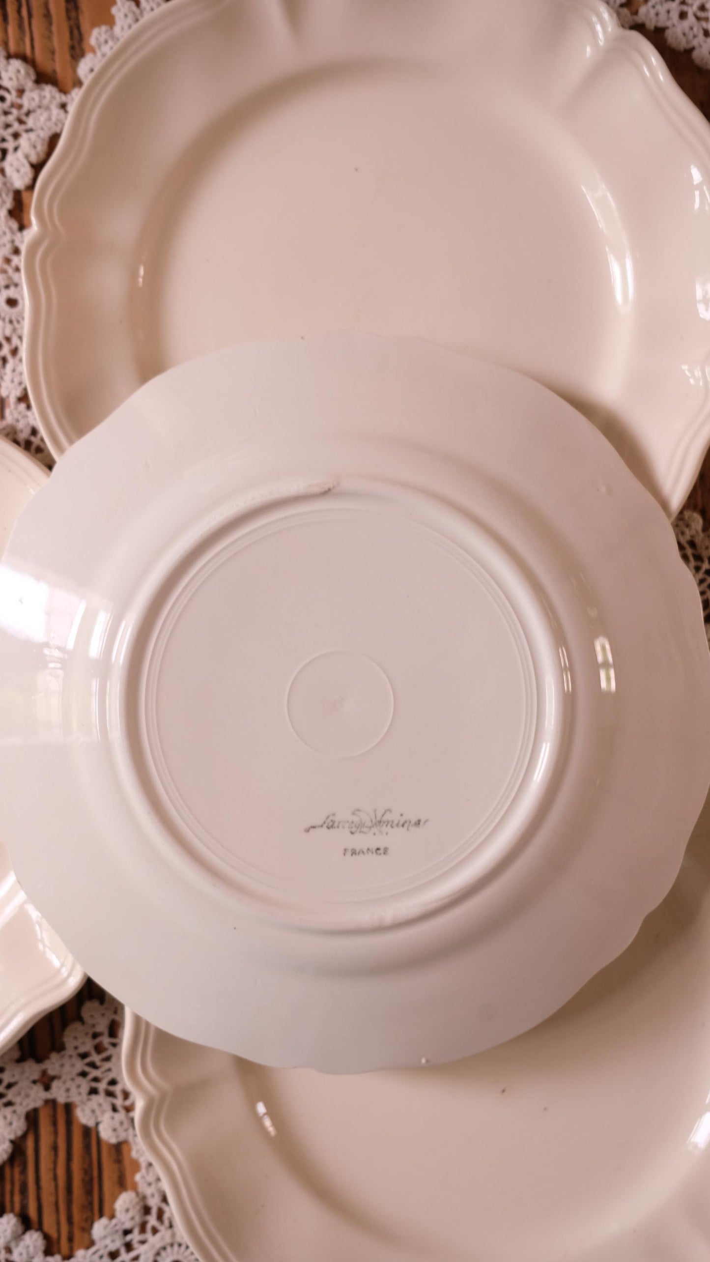 Lot de trois quatre assiettes à dessert à godrons vintage Sarreguemines