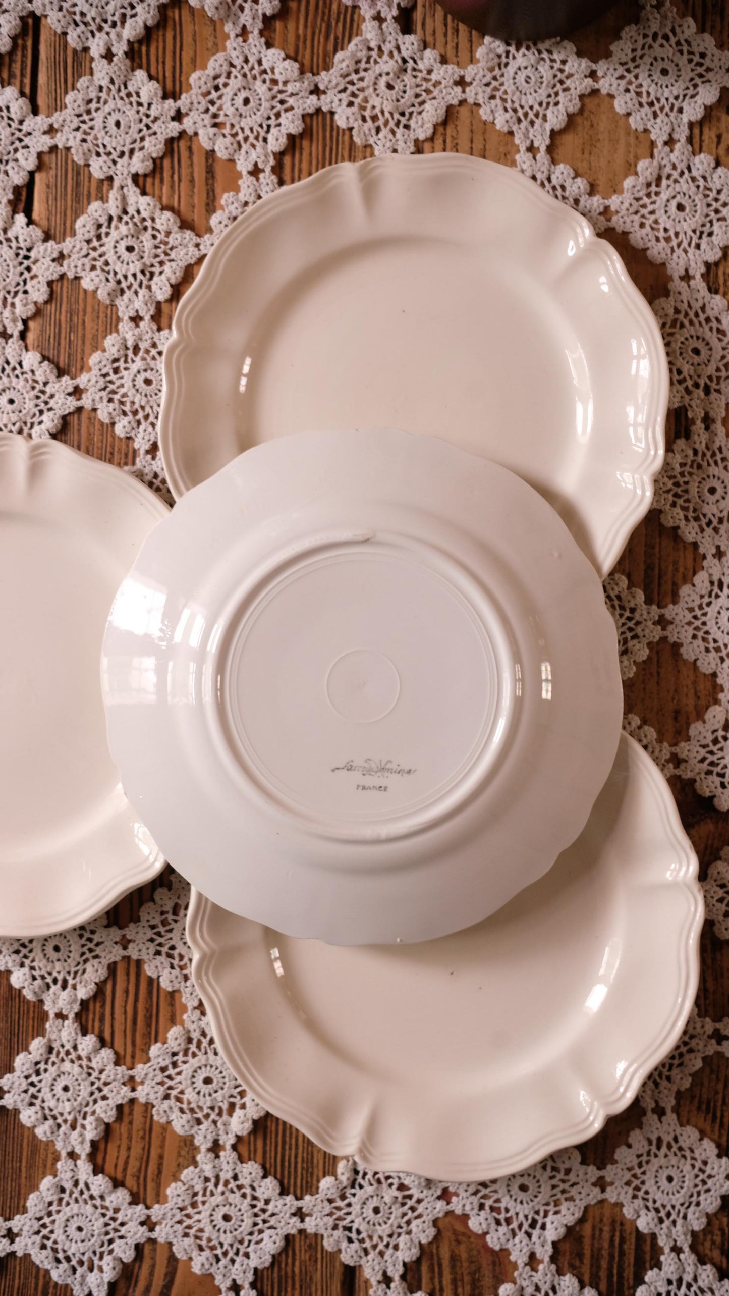 Lot de trois quatre assiettes à dessert à godrons vintage Sarreguemines