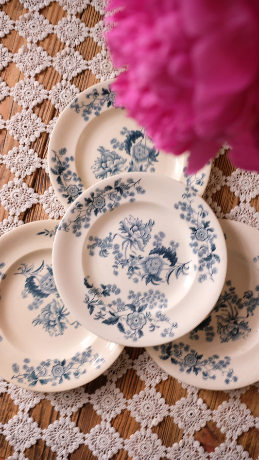 Lot de quatre assiettes Longwy vintage modèle Ycho style terre de fer