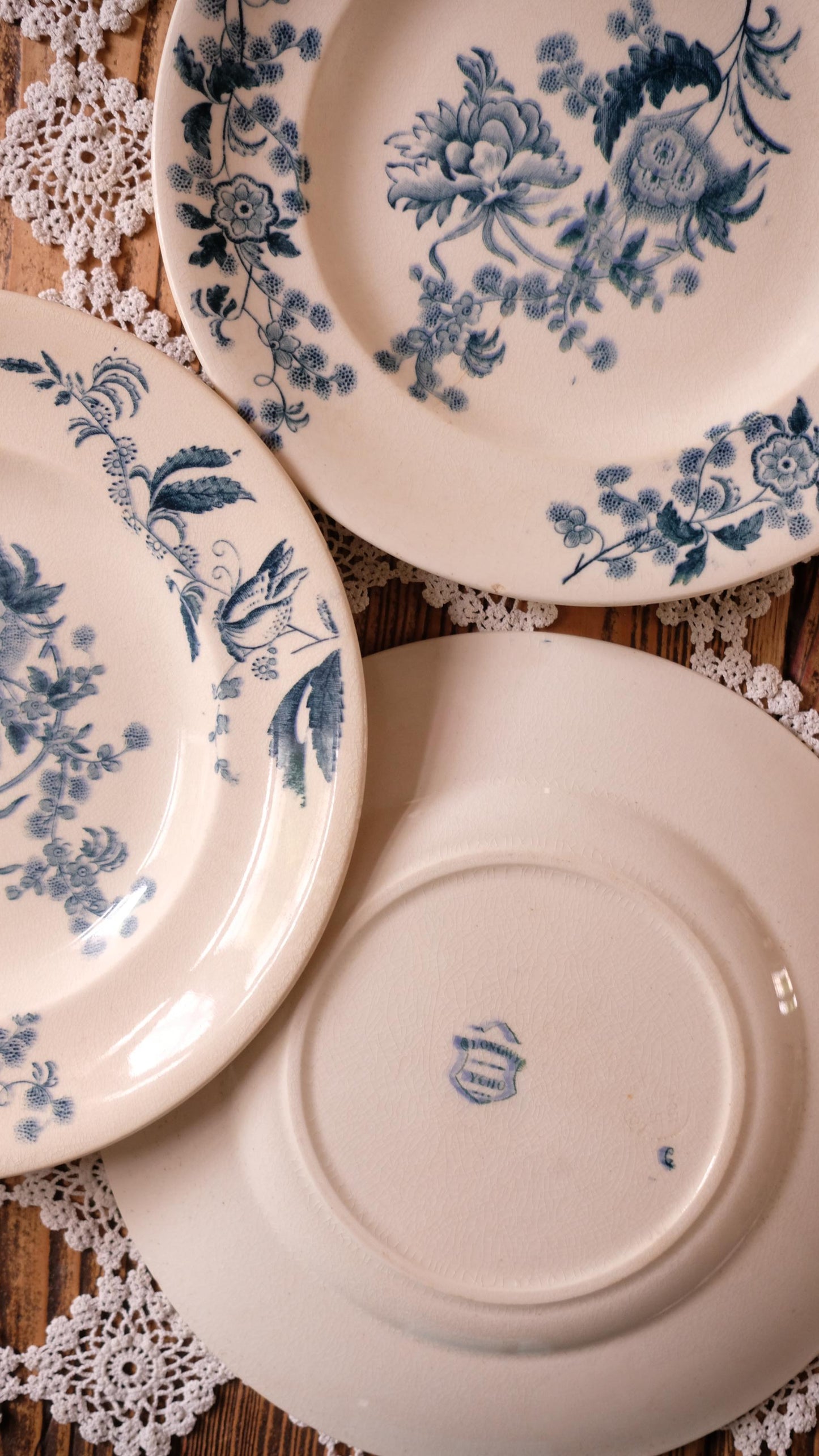Lot de quatre assiettes Longwy vintage modèle Ycho style terre de fer