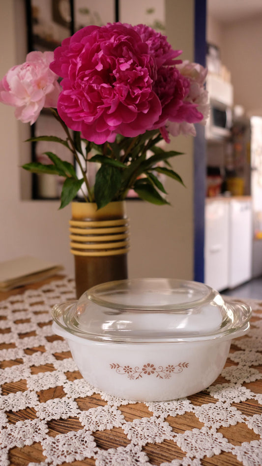 Plat en pyrex vintage Pyrorey