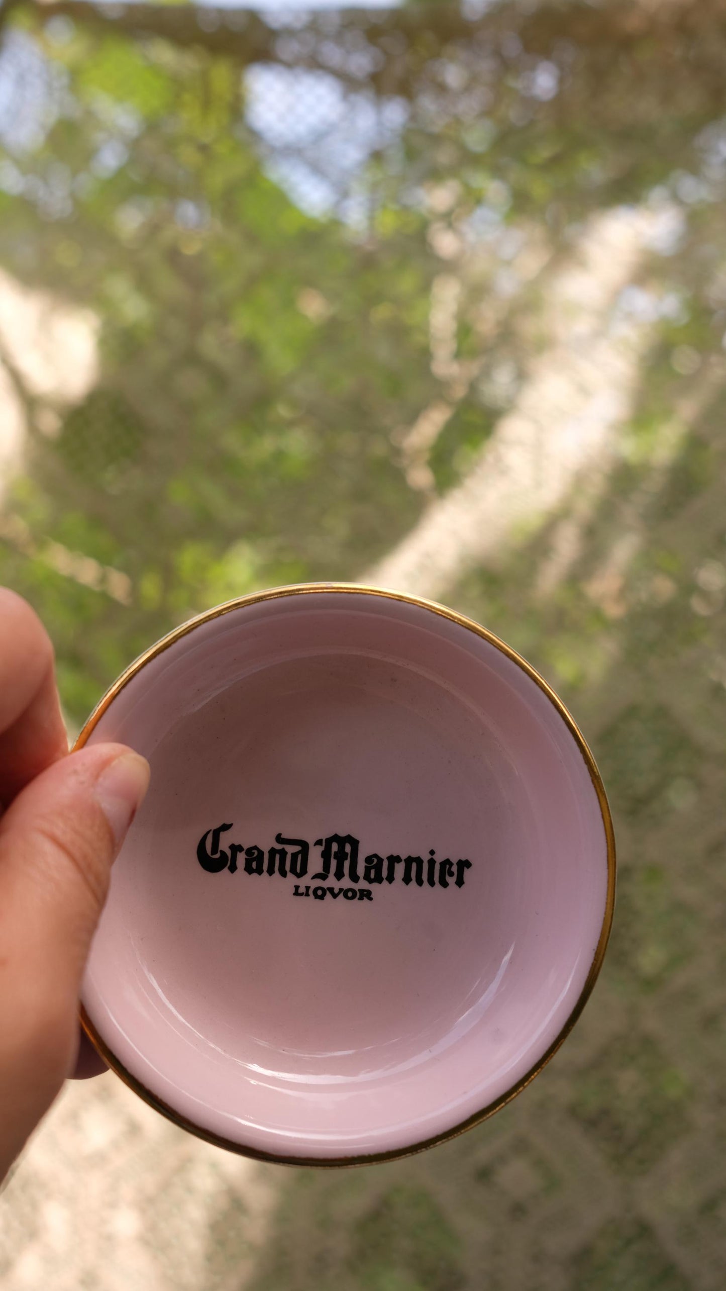 Cendrier publicitaire grand Marnier de la faïencerie moulin des loups