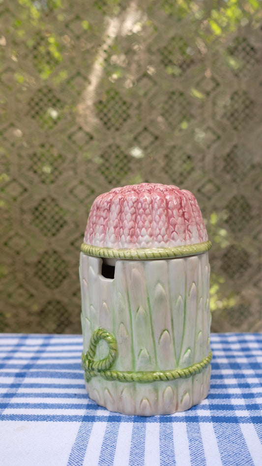 Pot en barbotine en forme de botte d'asperges