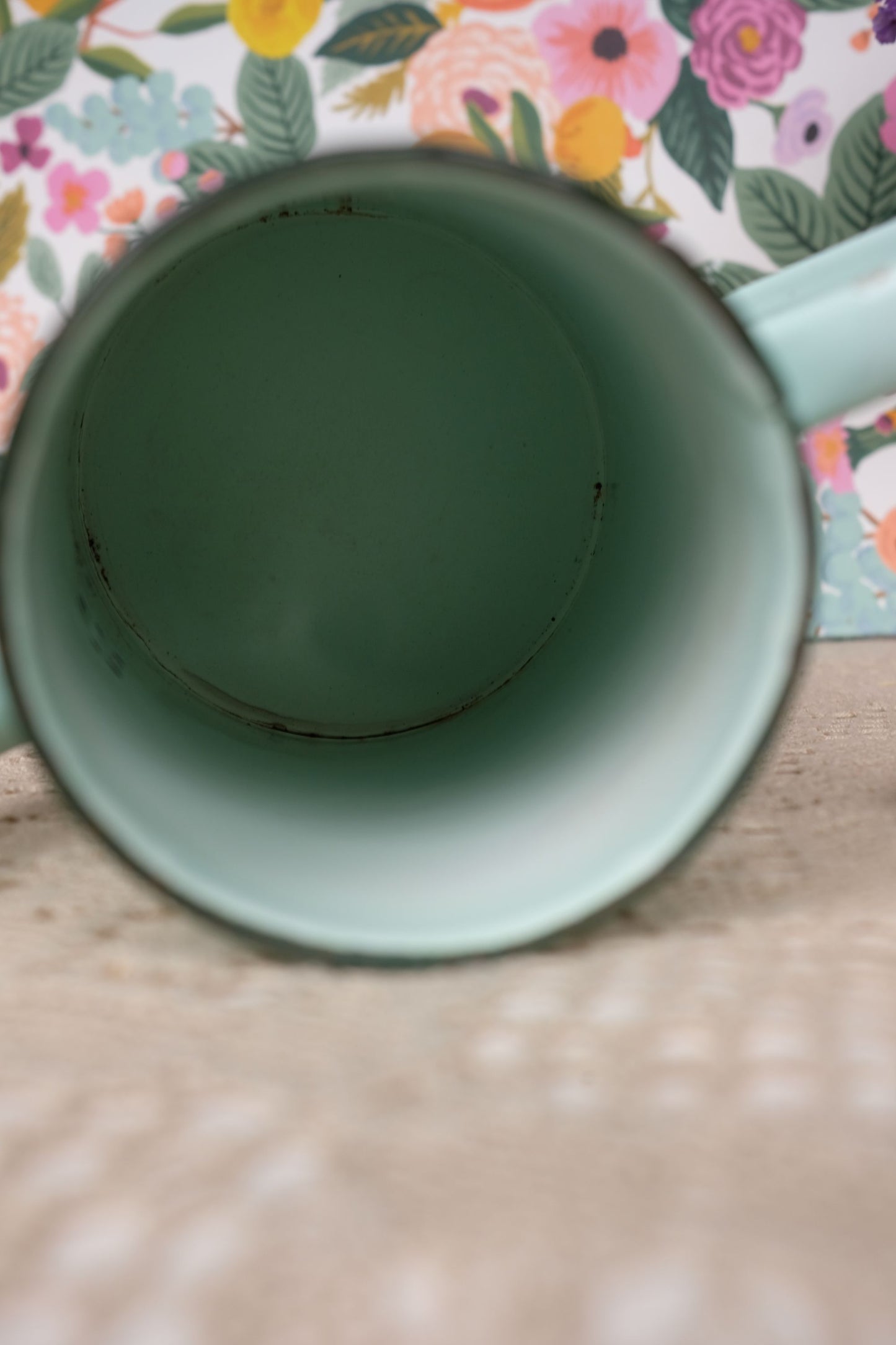 Cafetière en tôle émaillée