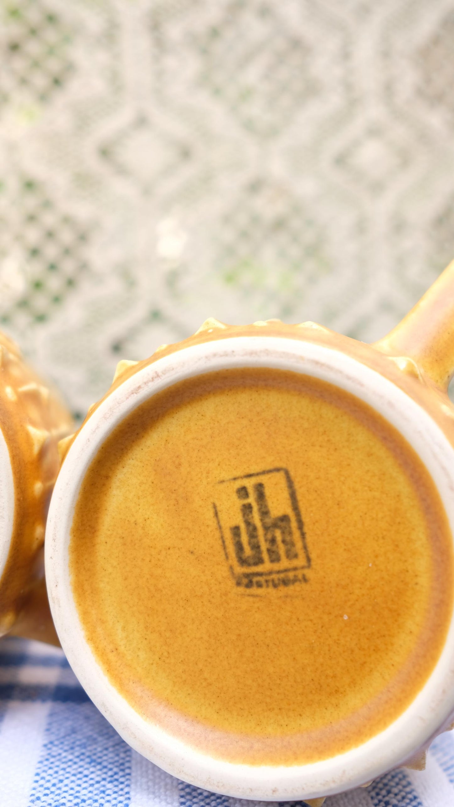 Lot de deux tasses/choppes publicitaires BP vintage en céramique fabriquées au Portugal