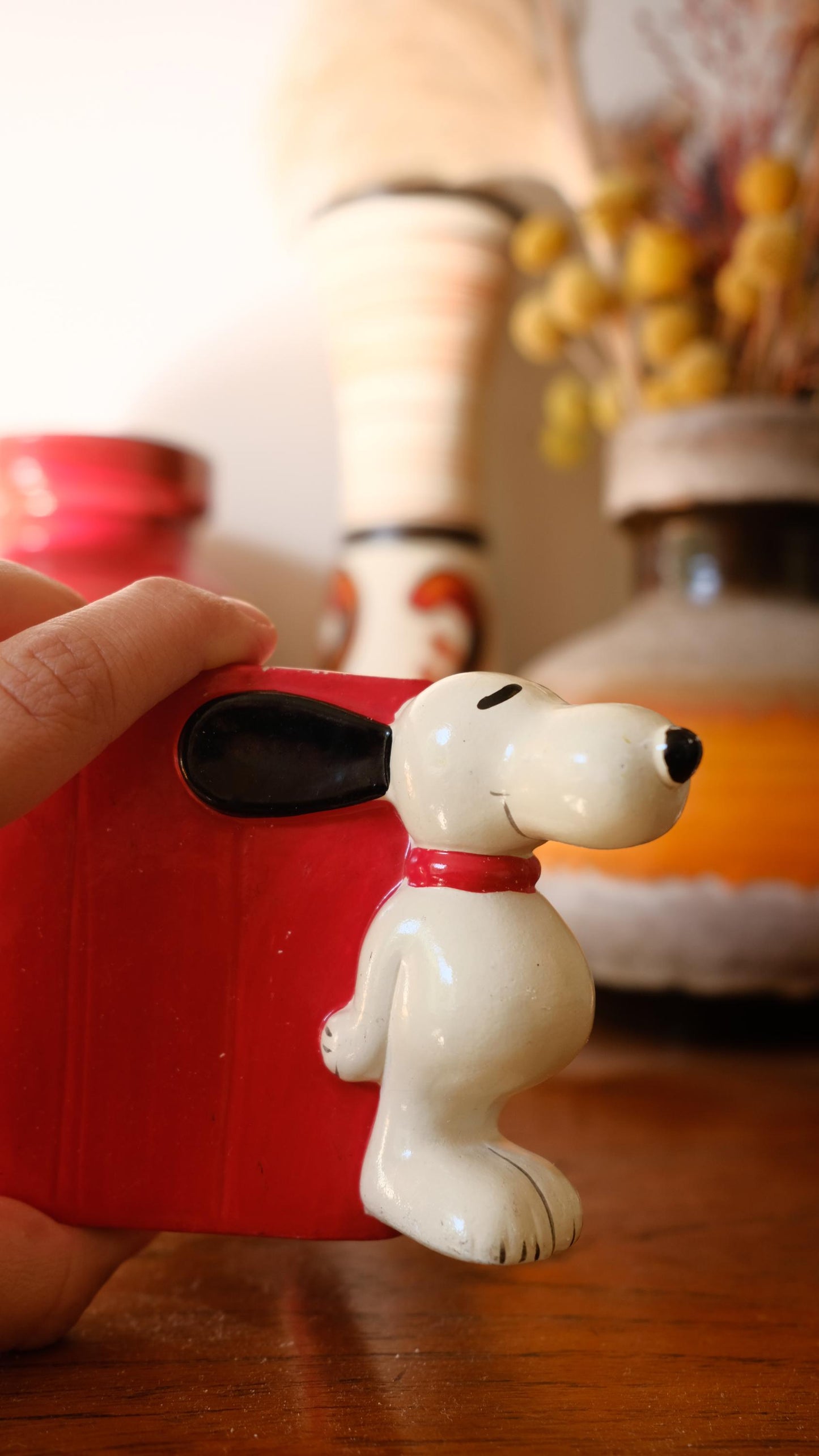 Tirelire Snoopy sur sa niche vintage