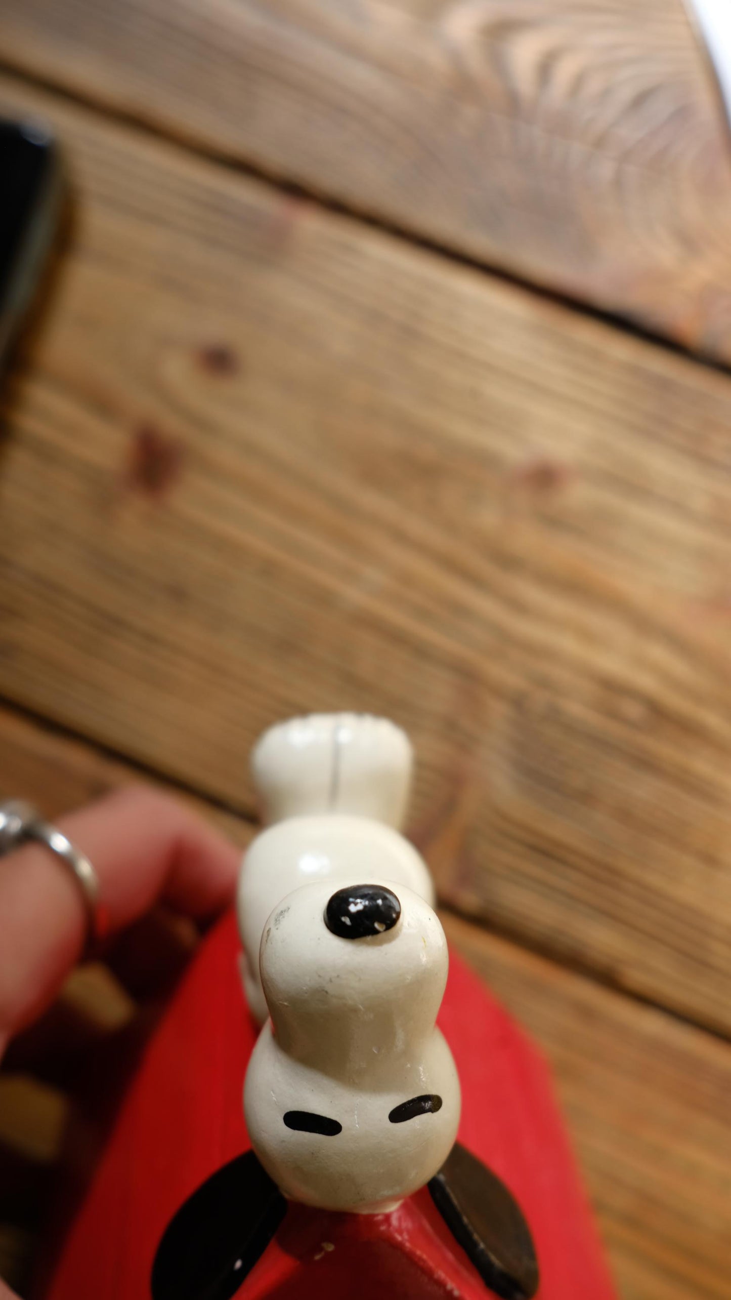 Tirelire Snoopy sur sa niche vintage