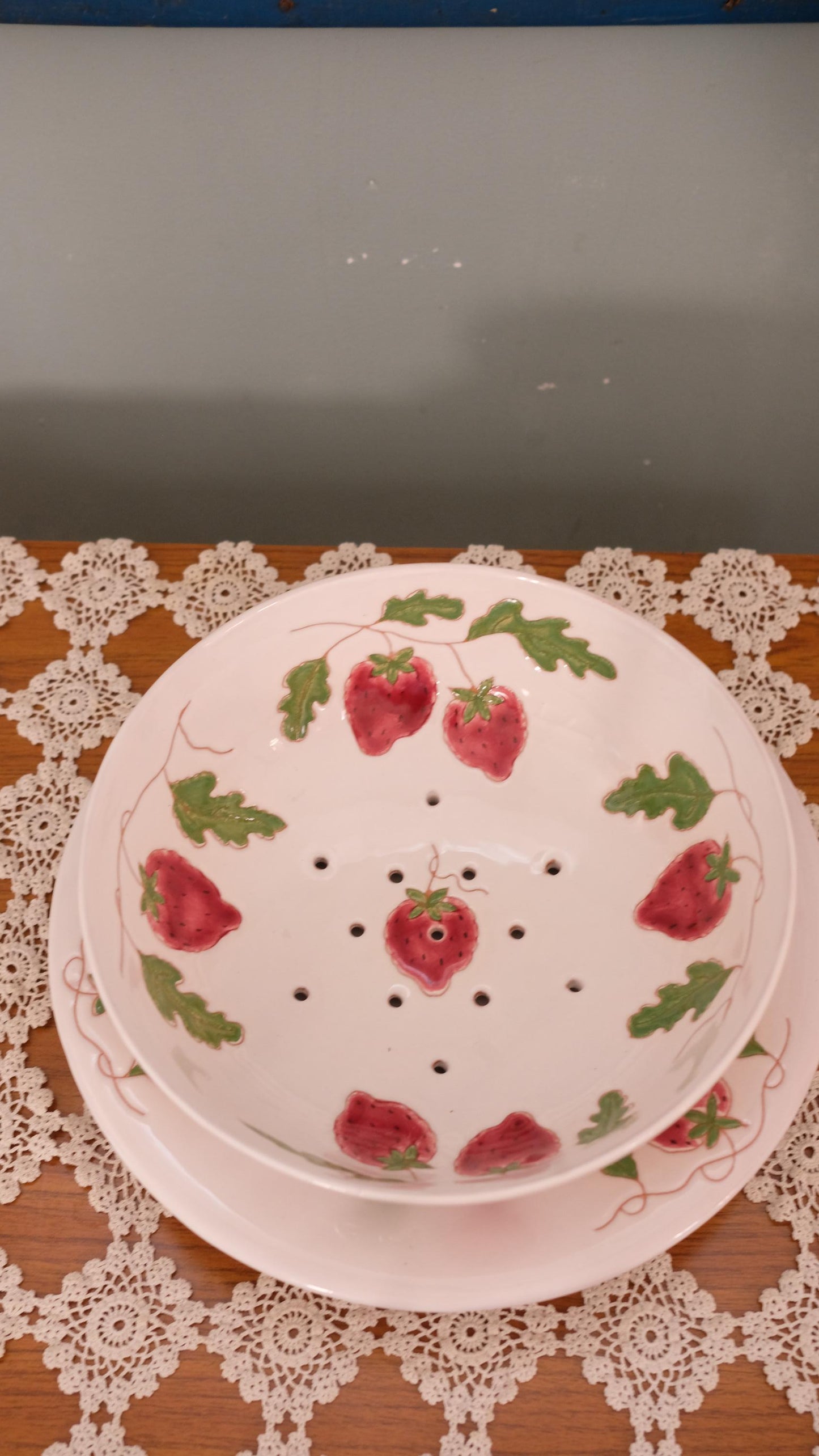Passoire à fraises vintage en céramique made in Itlay