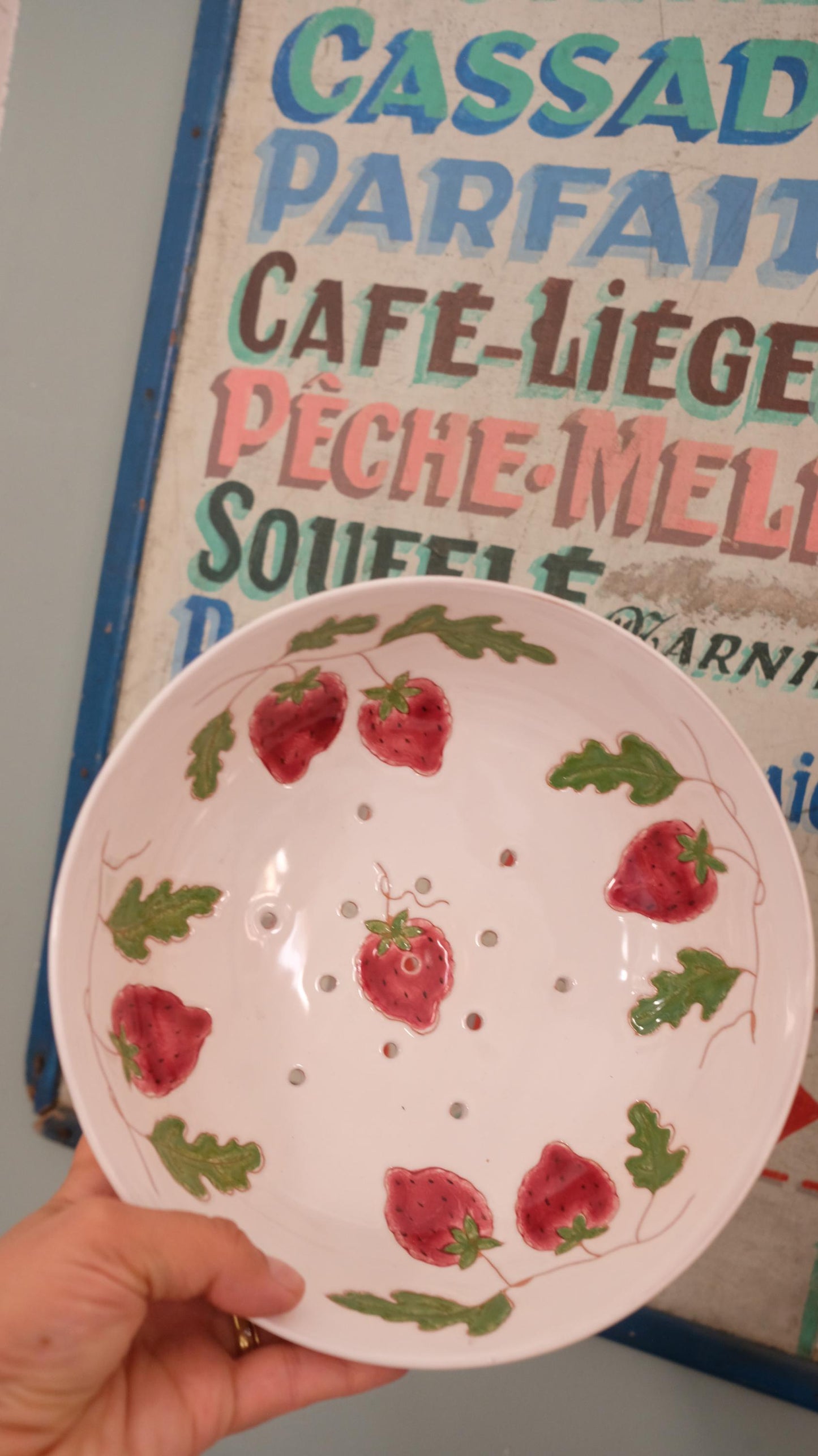 Passoire à fraises vintage en céramique made in Itlay