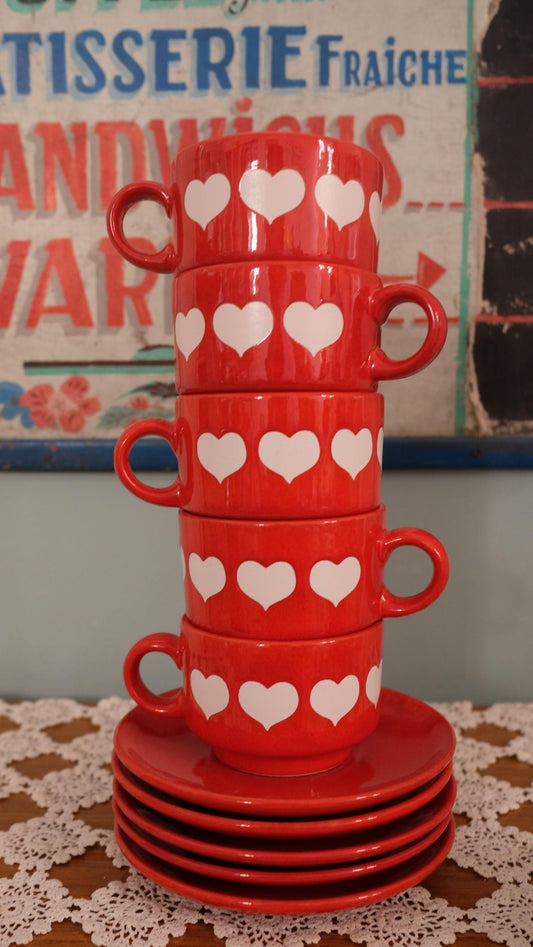 Lot de cinq tasses en céramique Waechtersbach motif cœurs
