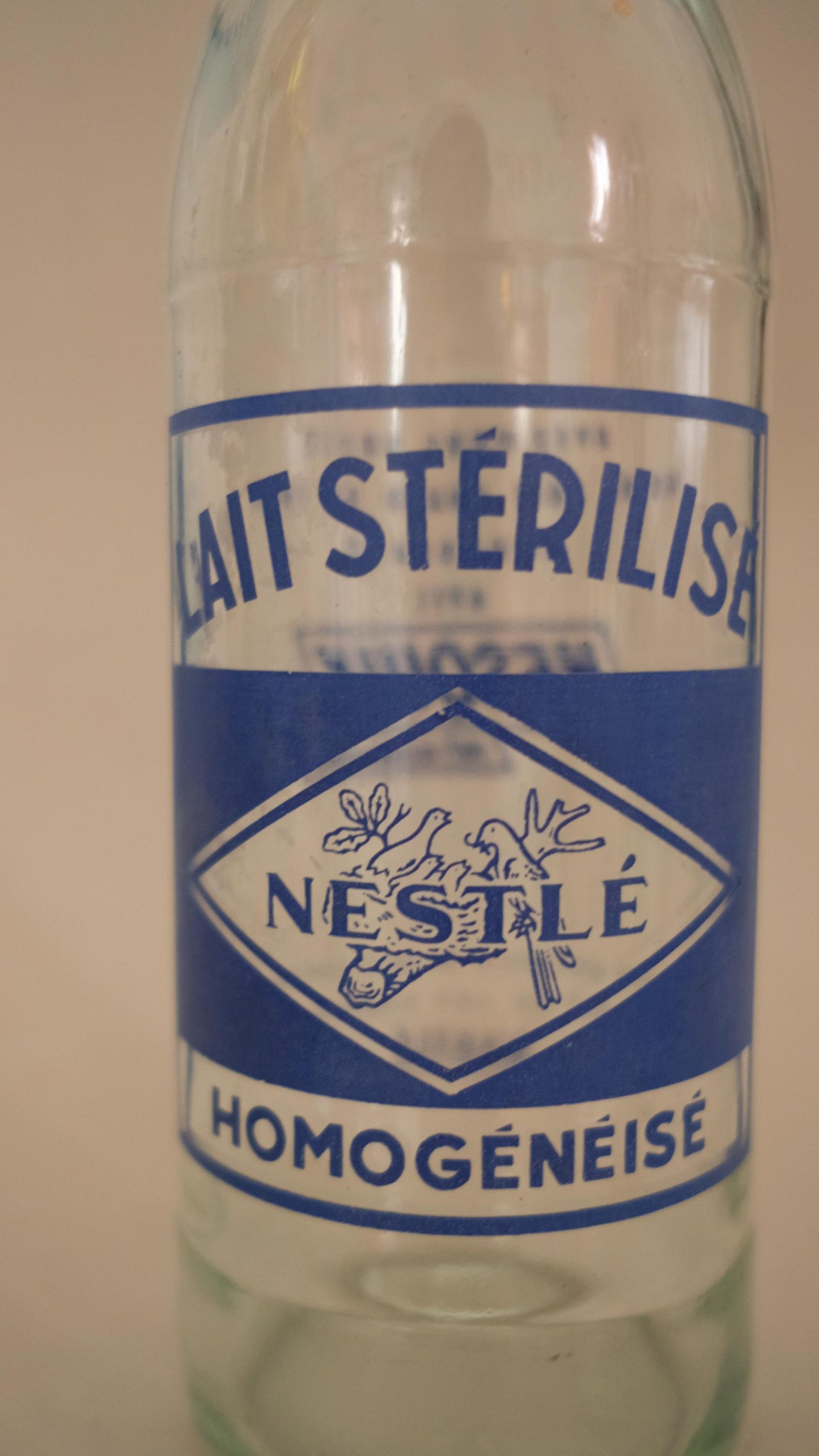 Bouteille de lait sérigraphiée vintage Nestlé
