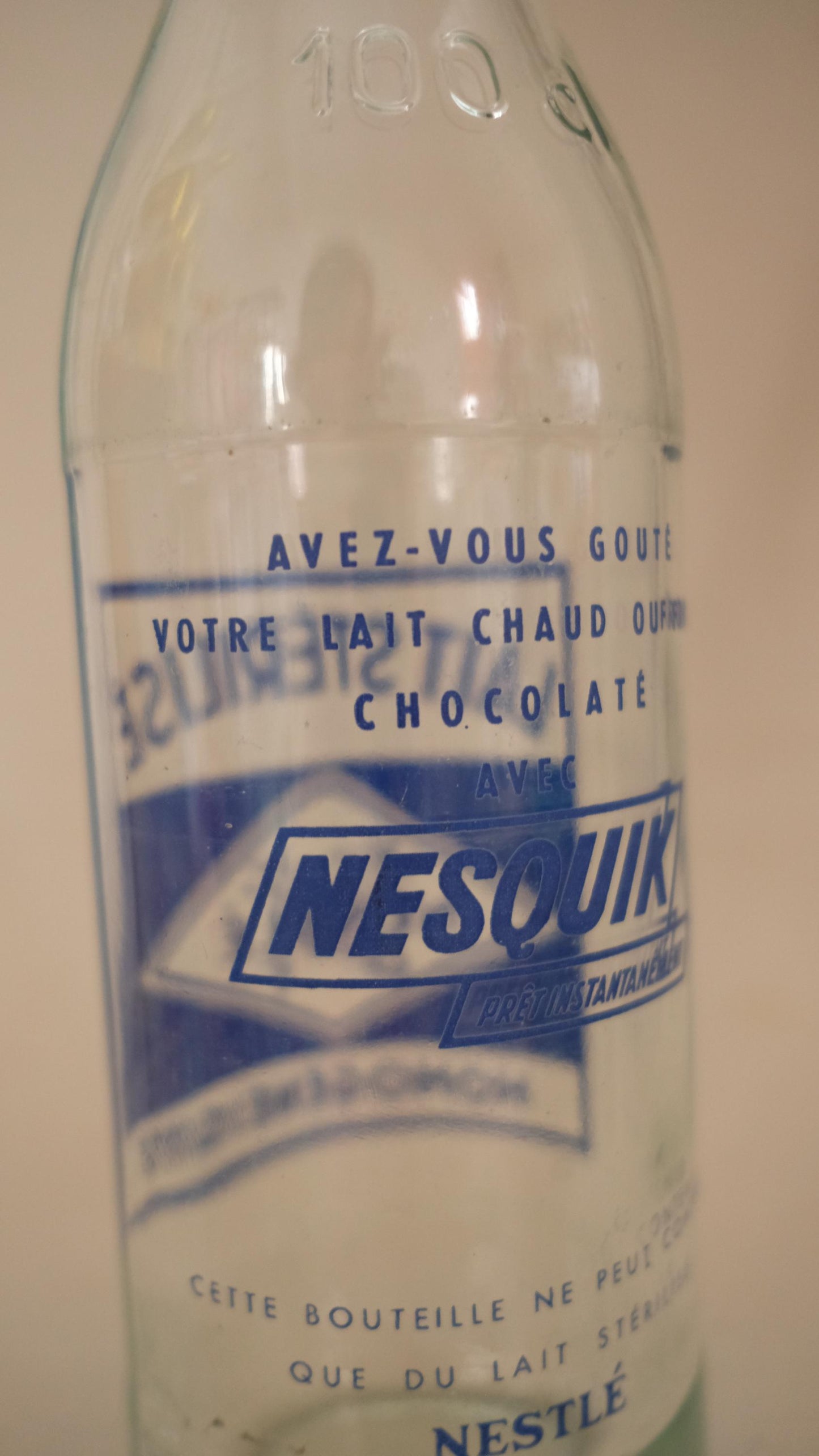 Bouteille de lait sérigraphiée vintage Nestlé