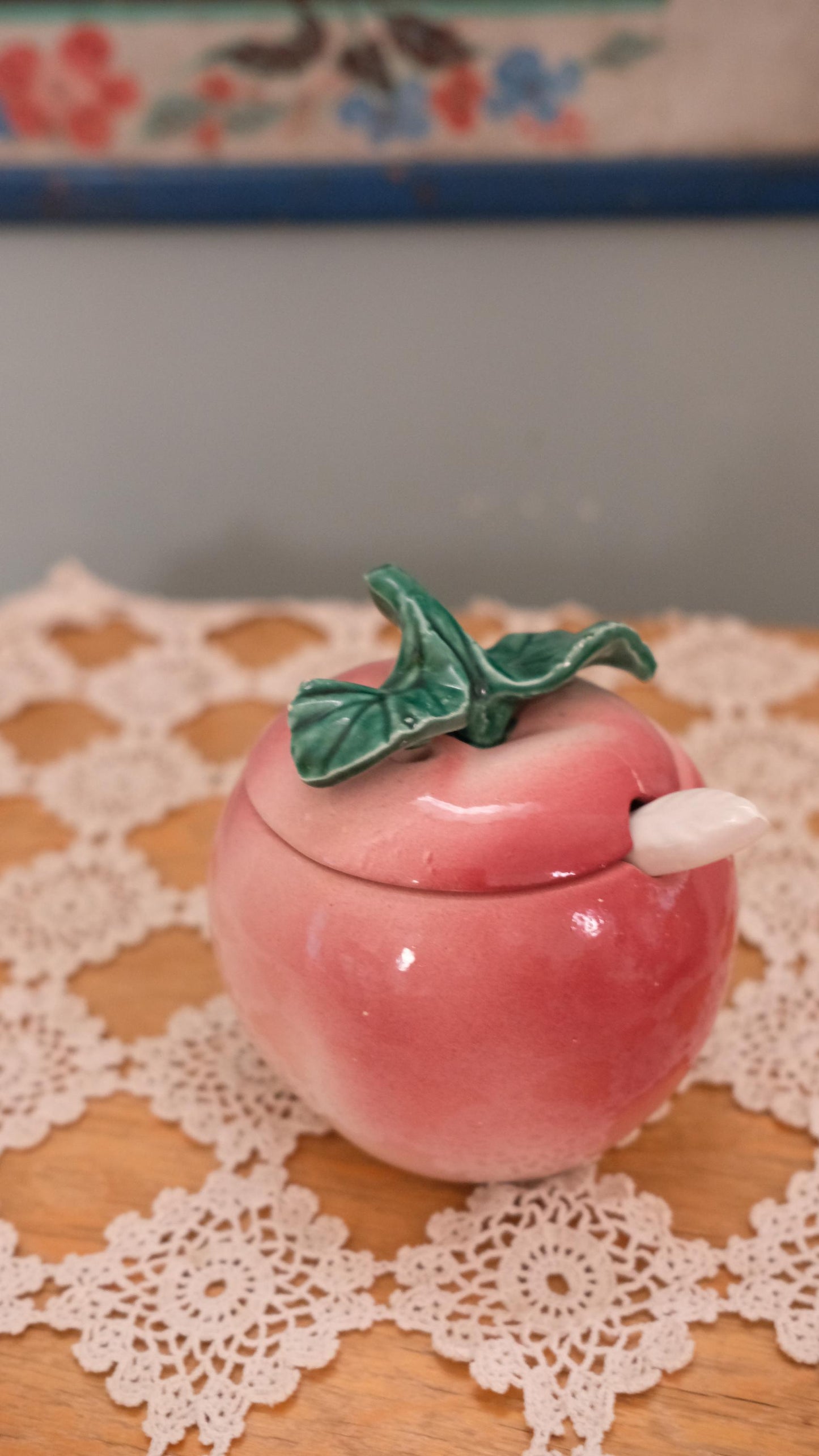 Pot à moutarde/confiture en barbotine pêche vintage