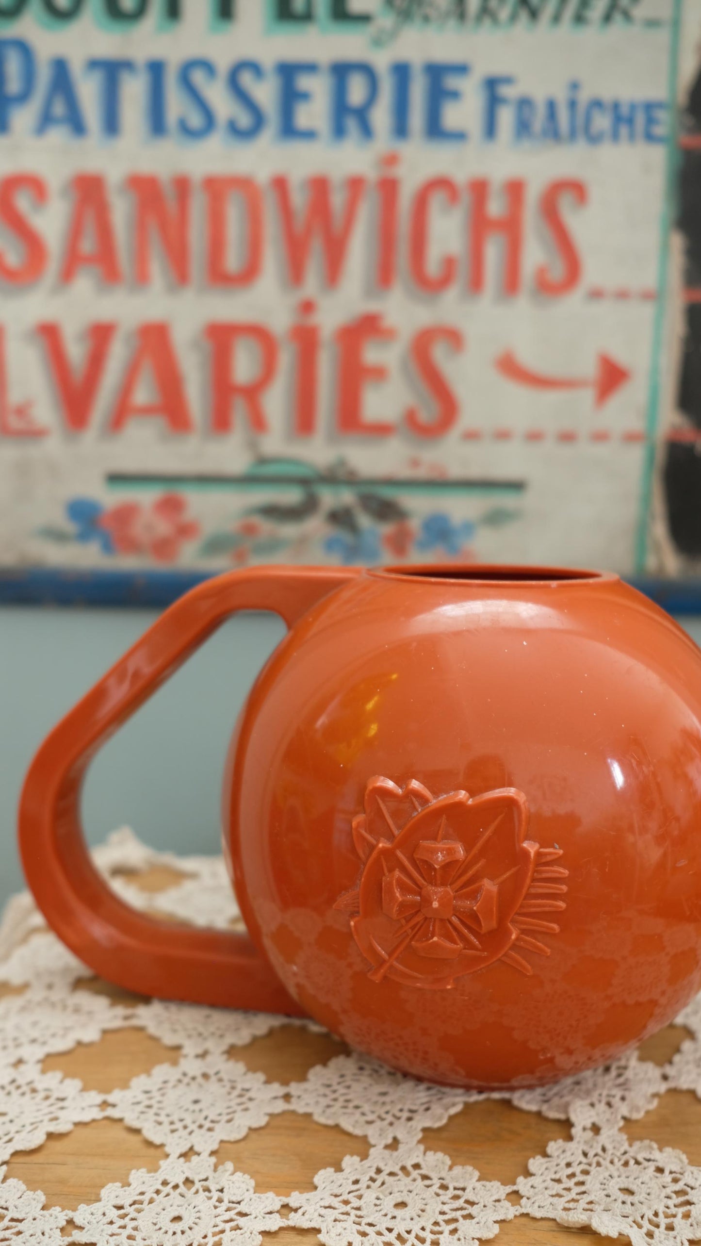 Arrosoir vintage années 60 en plastique