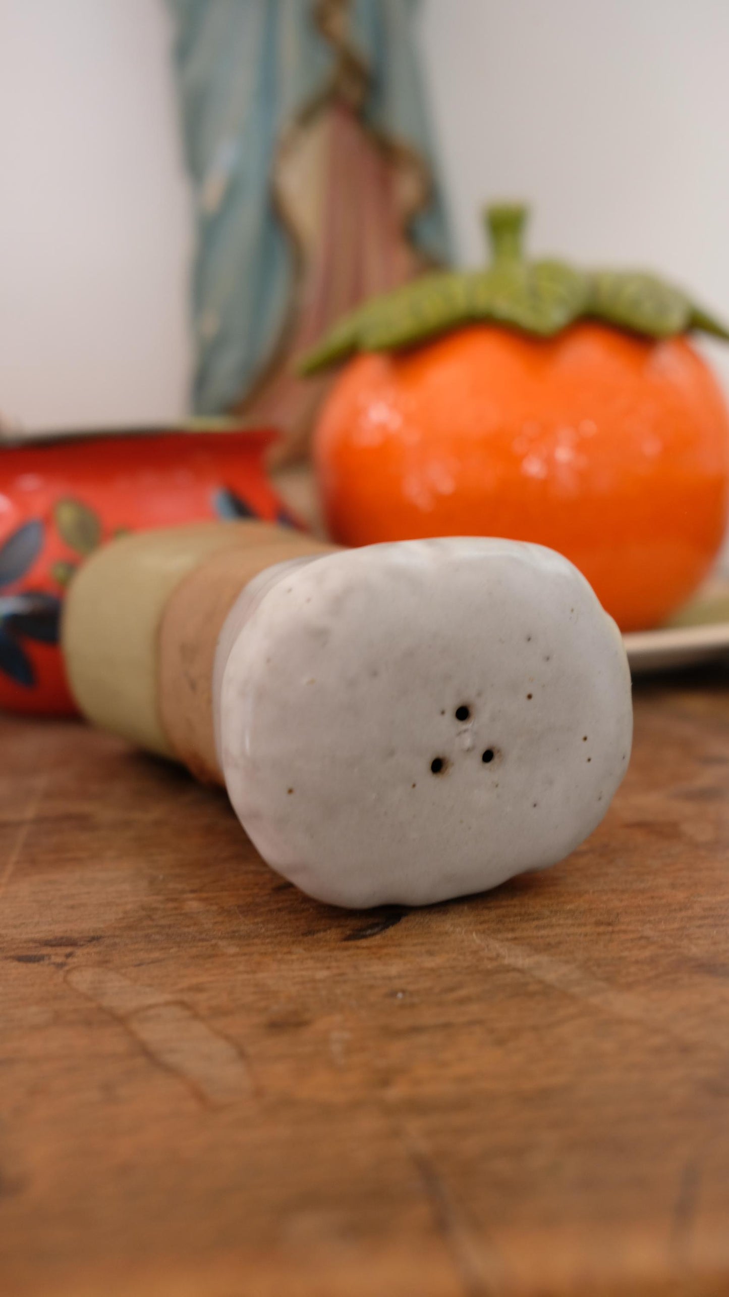 Salière vintage mid century en grès probablement fabriquée au Danemark
