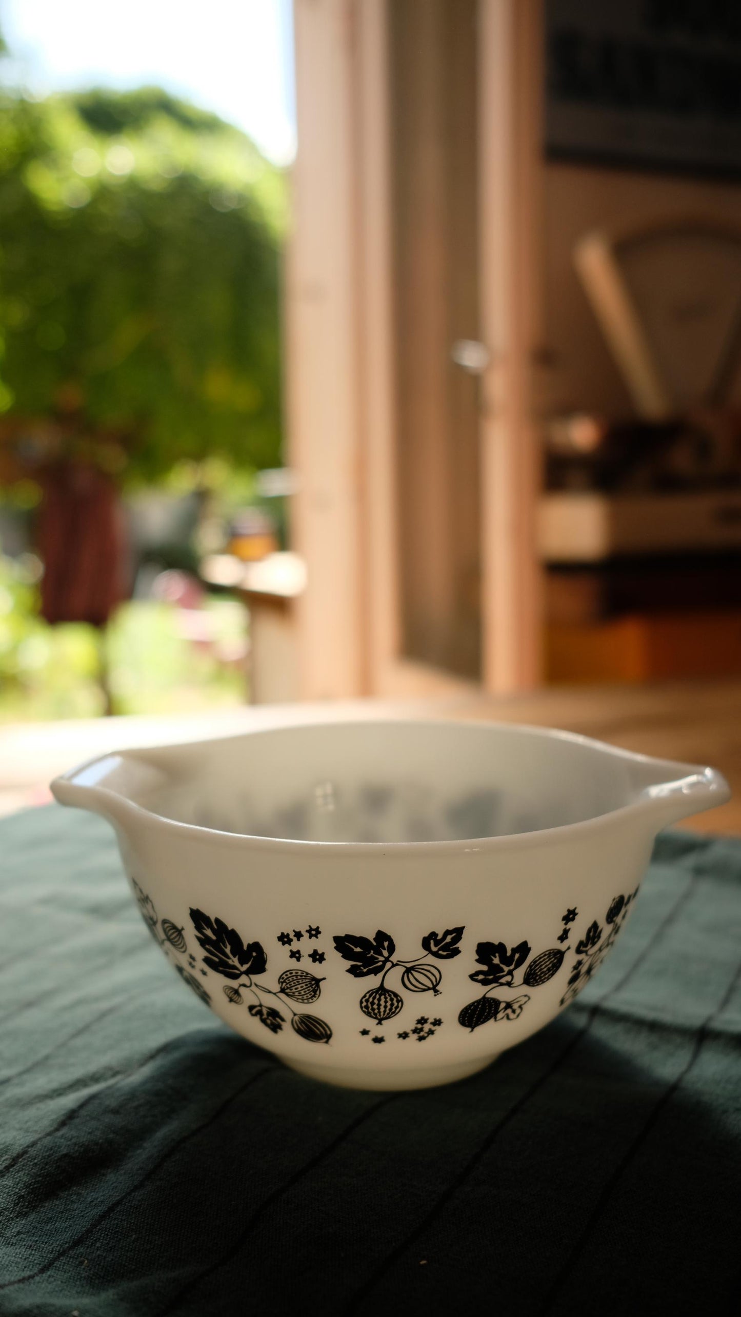 Bol verseur vintage en pyrex made in USA modèle gooseberry