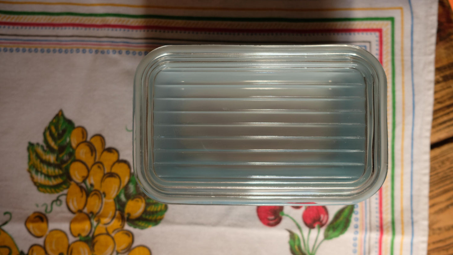 Beurrier vintage en pyrex made in USA