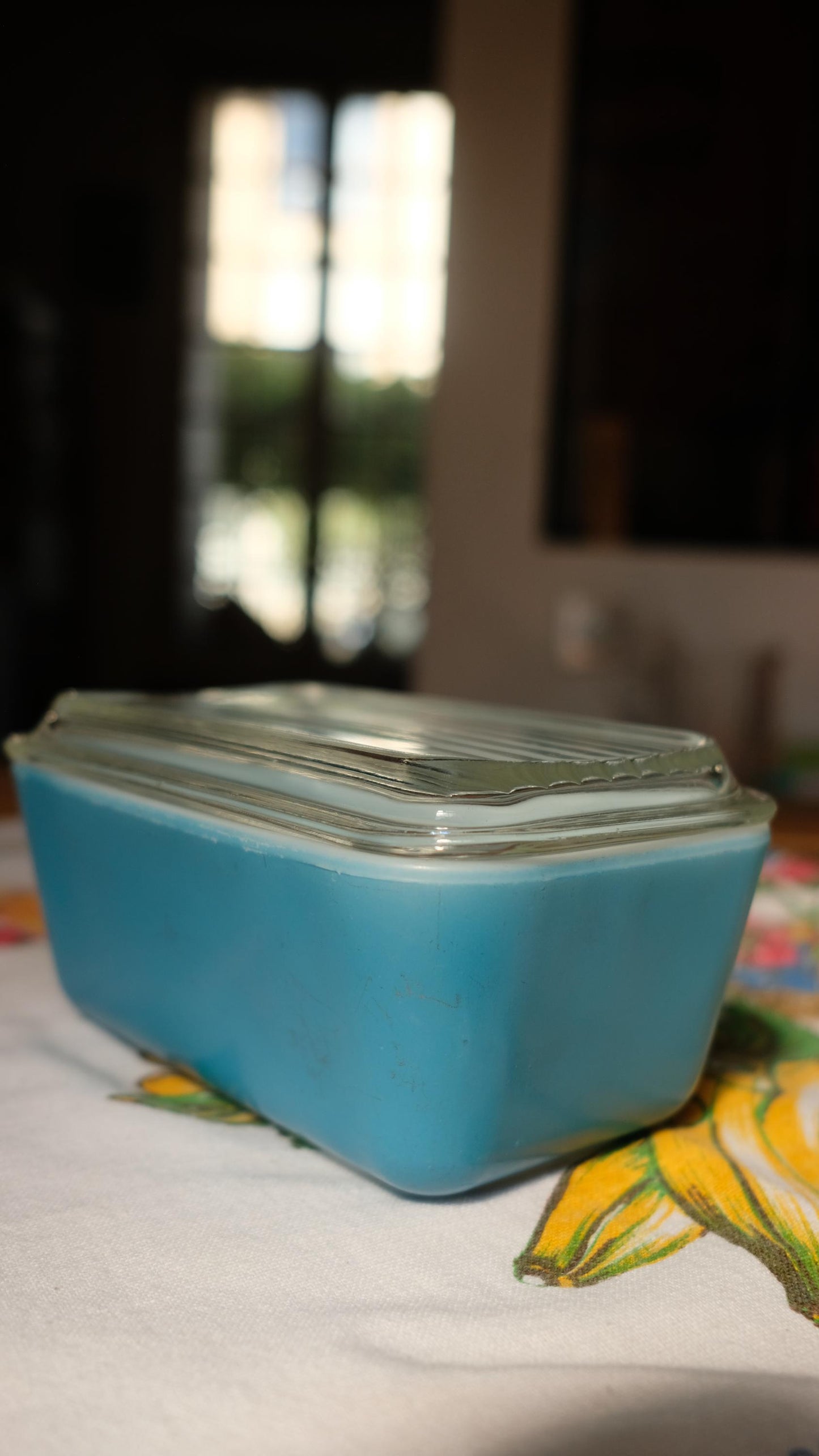 Beurrier vintage en pyrex made in USA