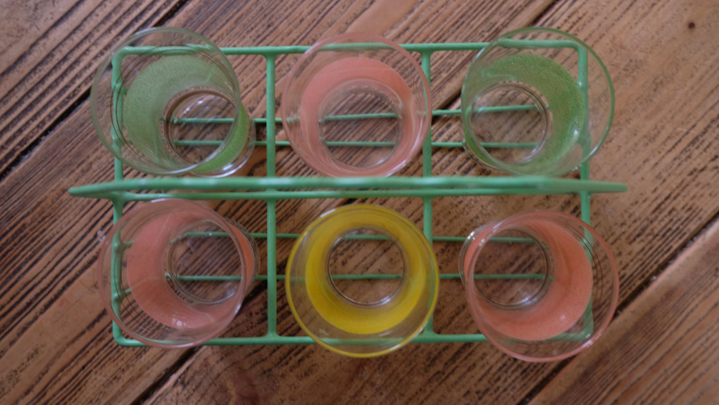 Lot de six verres givrés vintage et panier vintage en métal