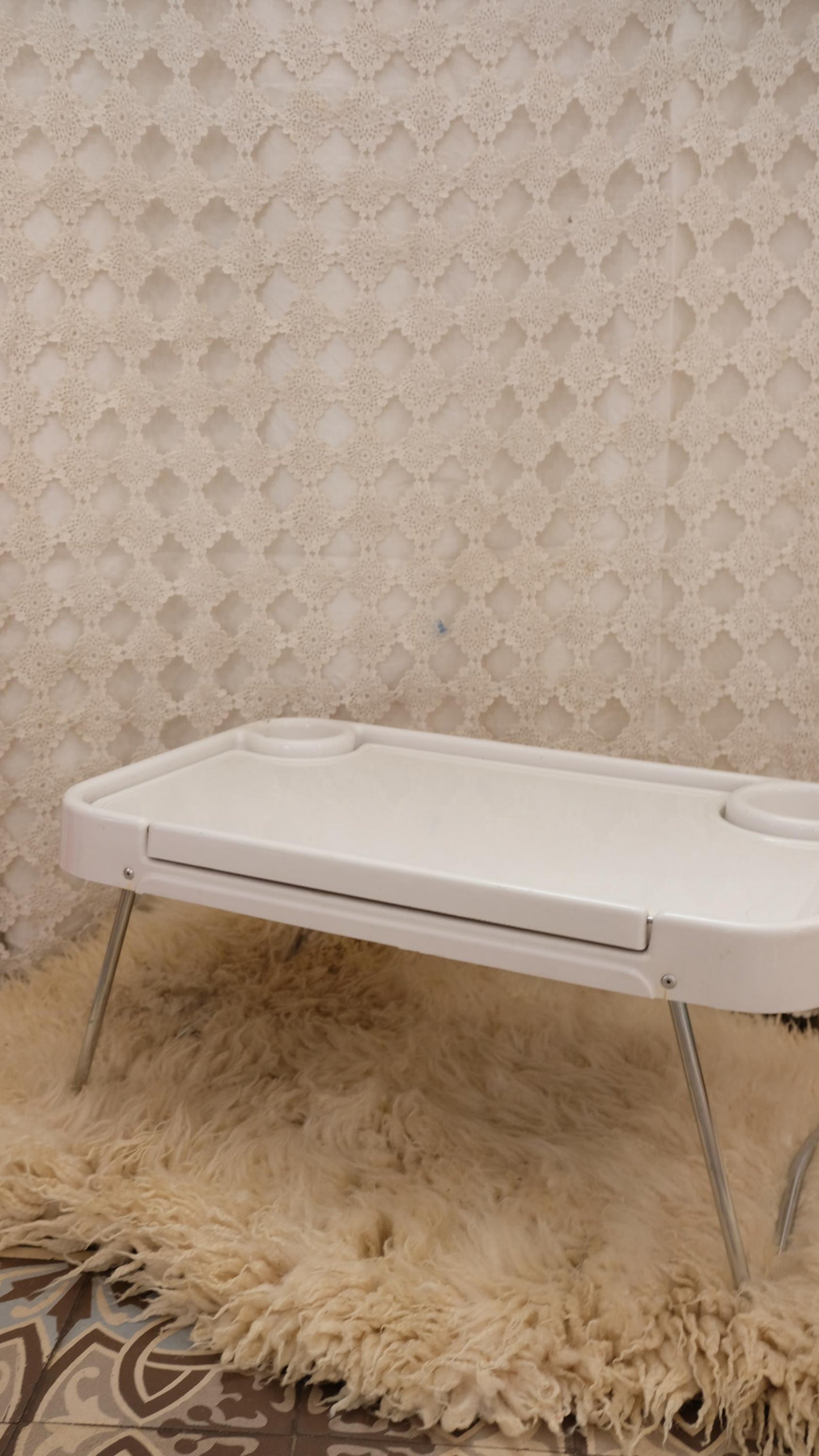 Plateau pliant vintage en plastique moulé style space age