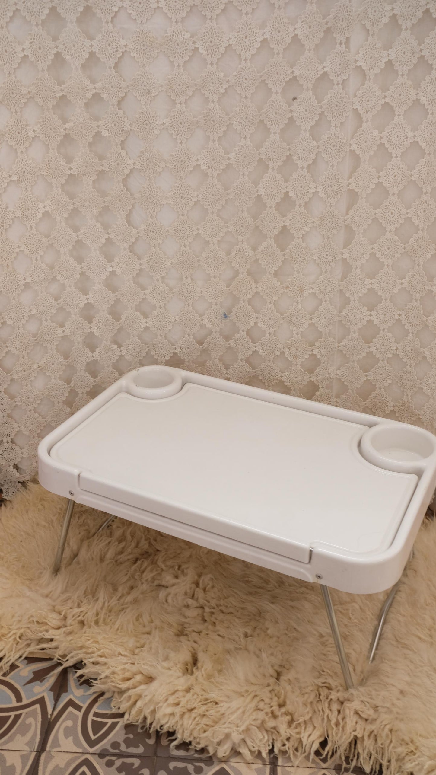 Plateau pliant vintage en plastique moulé style space age