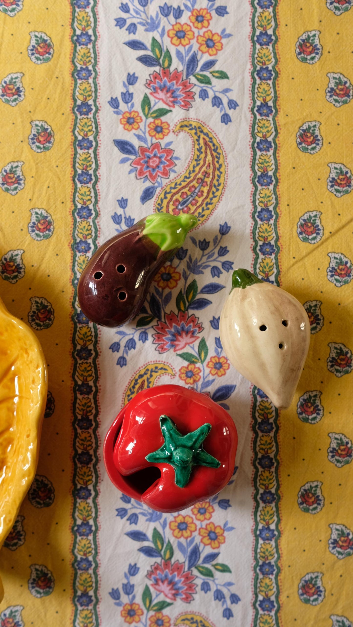 Ensemble à condiments vintage en barbotine de Vallauris
