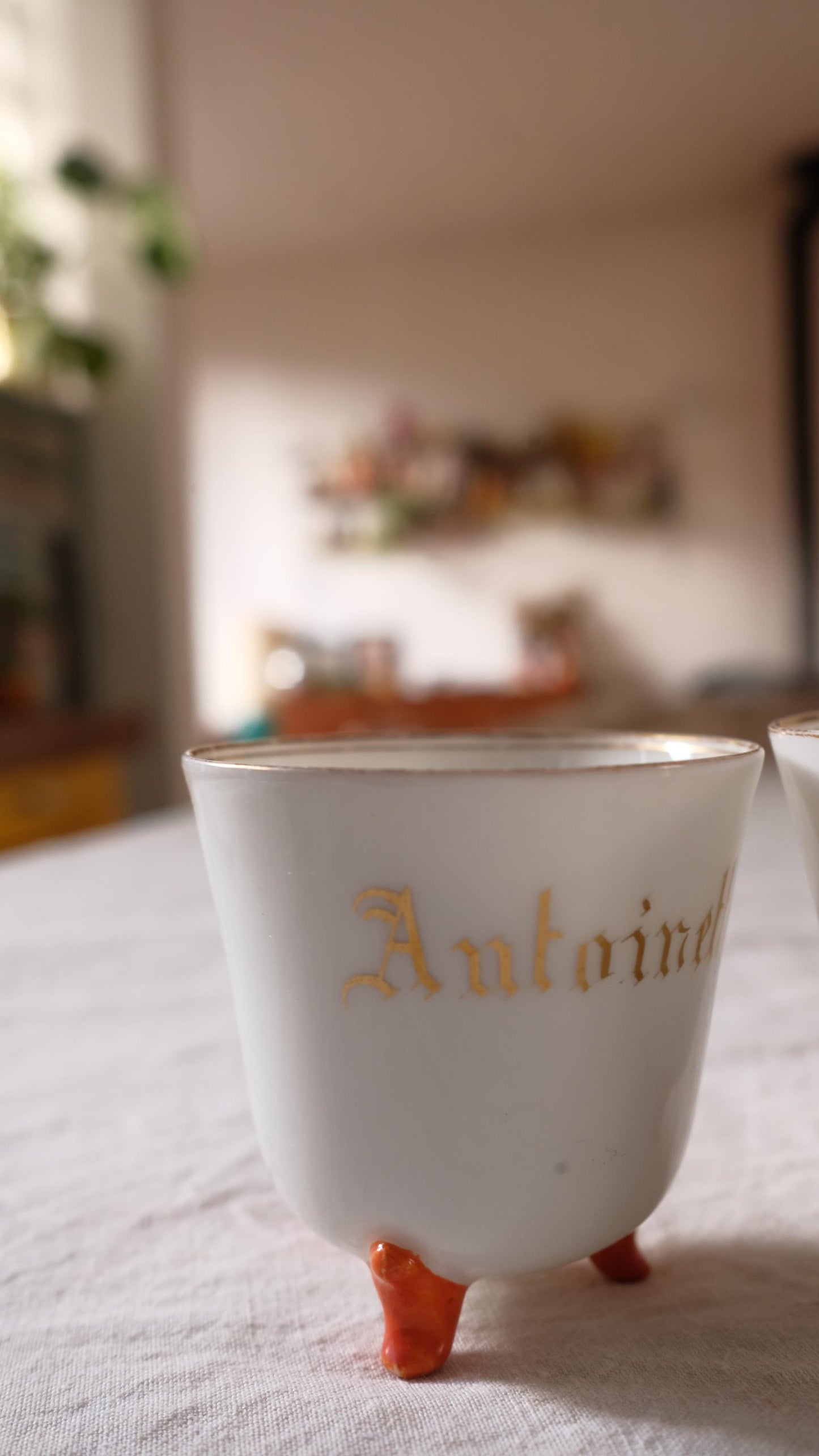Lot de deux tasses prénoms vintage en porcelaine