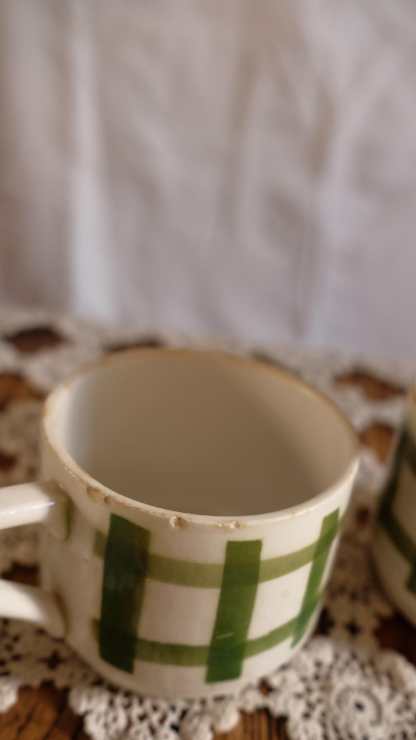 Lot de cinq tasses à carreaux vintage style moulin des loups