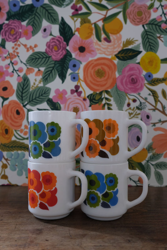 Ensemble de quatre mugs Lotus